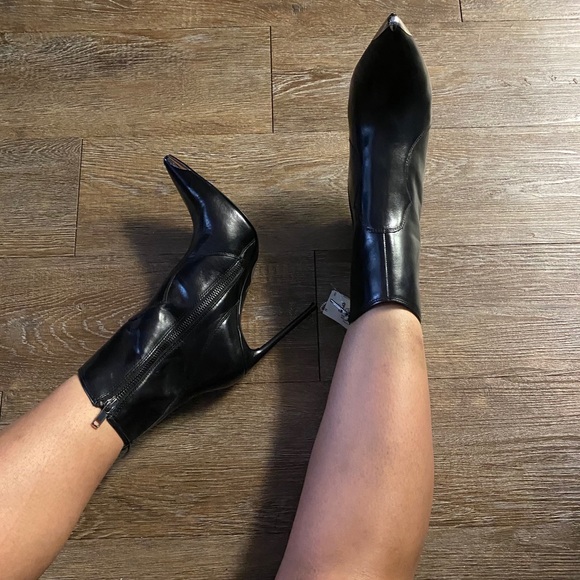 steve madden winnie sneaker bootie